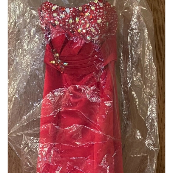 Amazing Red Prom Dress - Picture 5 of 5